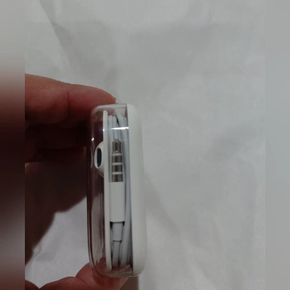 Apple White Earbud Headphones
